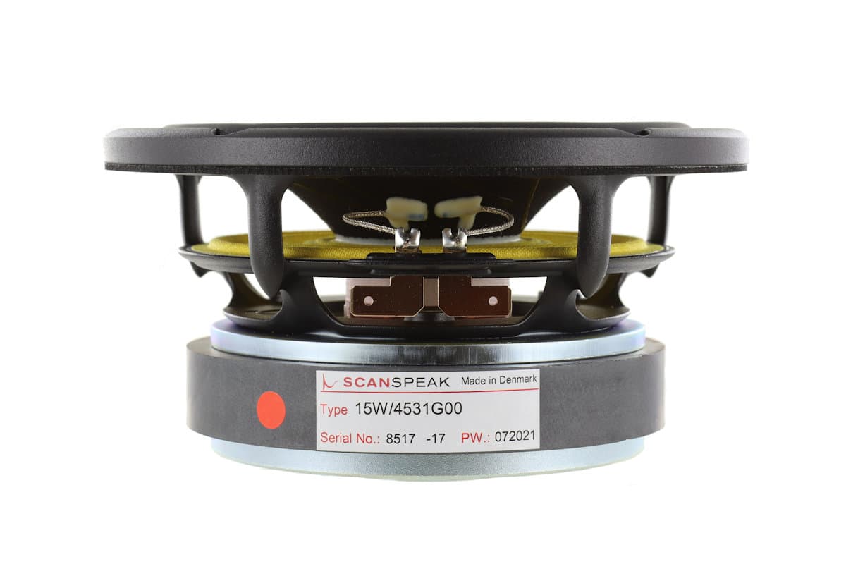 Scanspeak 15W/4531G00 6 inch 4 ohm loudspeaker driver view 3
